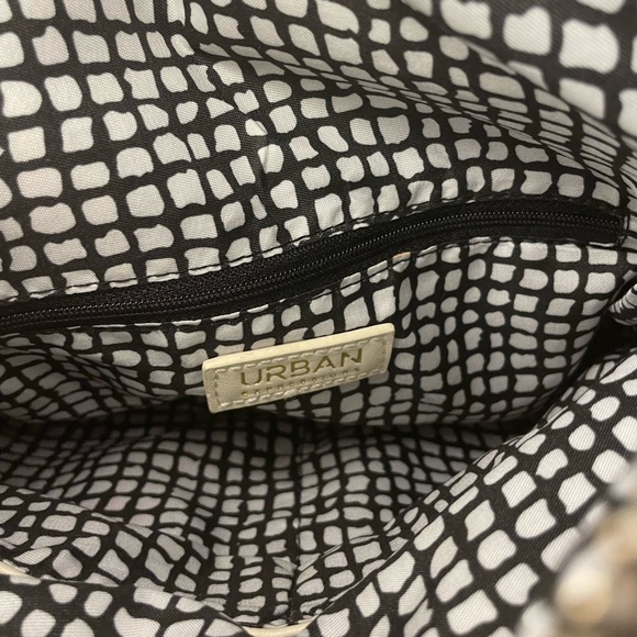 Urban Expressions Arabella Clutch Cream CROSSBODY Floral Perforated - Picture 6 of 7